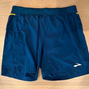 Brooks 7” men’s running shorts, large